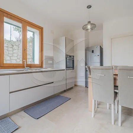 Semesterbostad La Collina Charme E Natura - Goelba Marmi